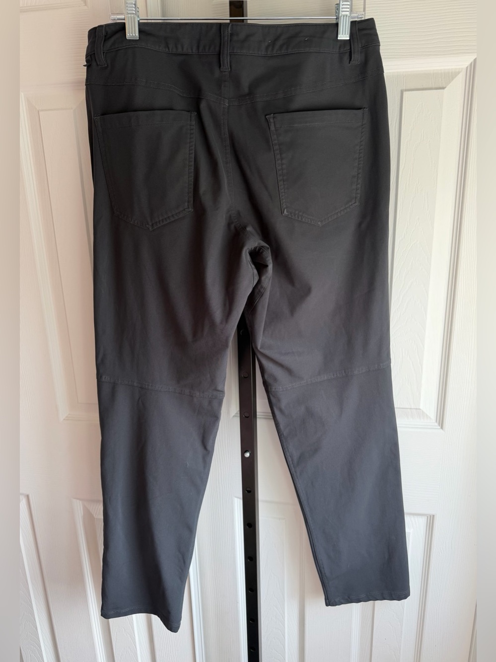 Lululemon Men’s ABC Classic-Fit 5 Pocket
Pant Warpstreme Obsidian Size: 33 - Picture 3 of 9